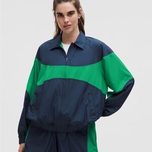 Lululemon Nylon Color block Collared Navy and Green Windbreaker Jacket Size XS